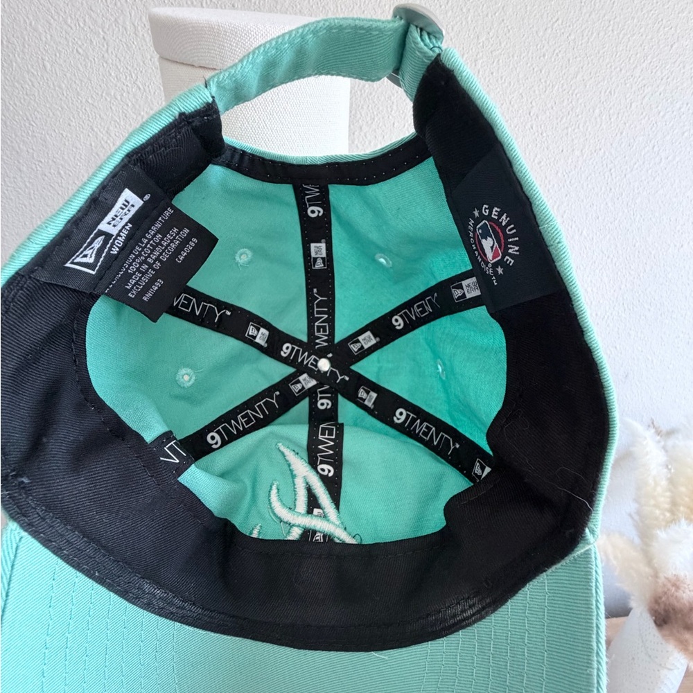New Era Women's Mint Green Baseball Cap with Embroidered Logo - Picture 4 of 5